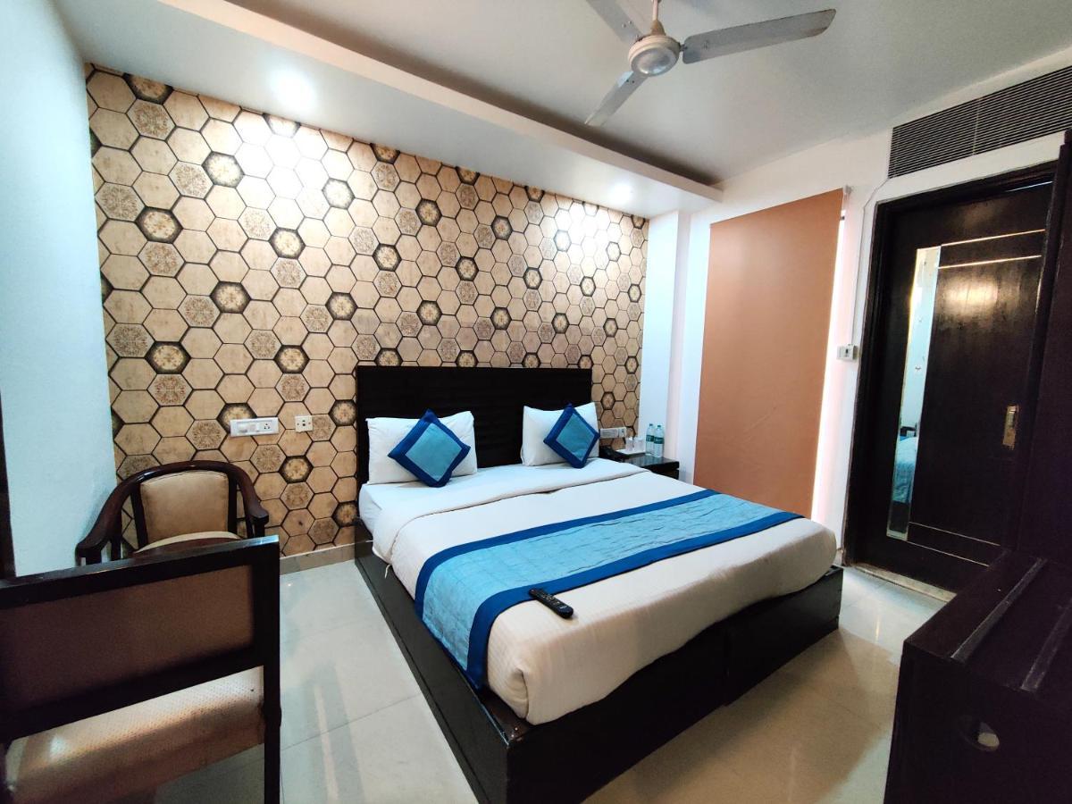 Hotel Delhi Pride, Karol Bagh Buitenkant foto