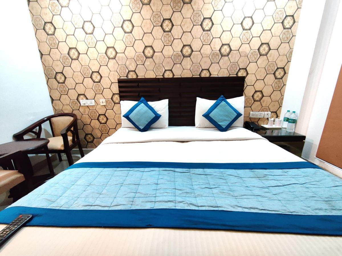 Hotel Delhi Pride, Karol Bagh Buitenkant foto