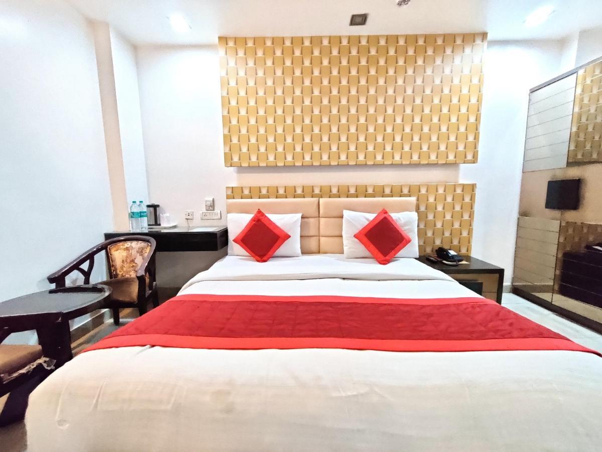 Hotel Delhi Pride, Karol Bagh Buitenkant foto