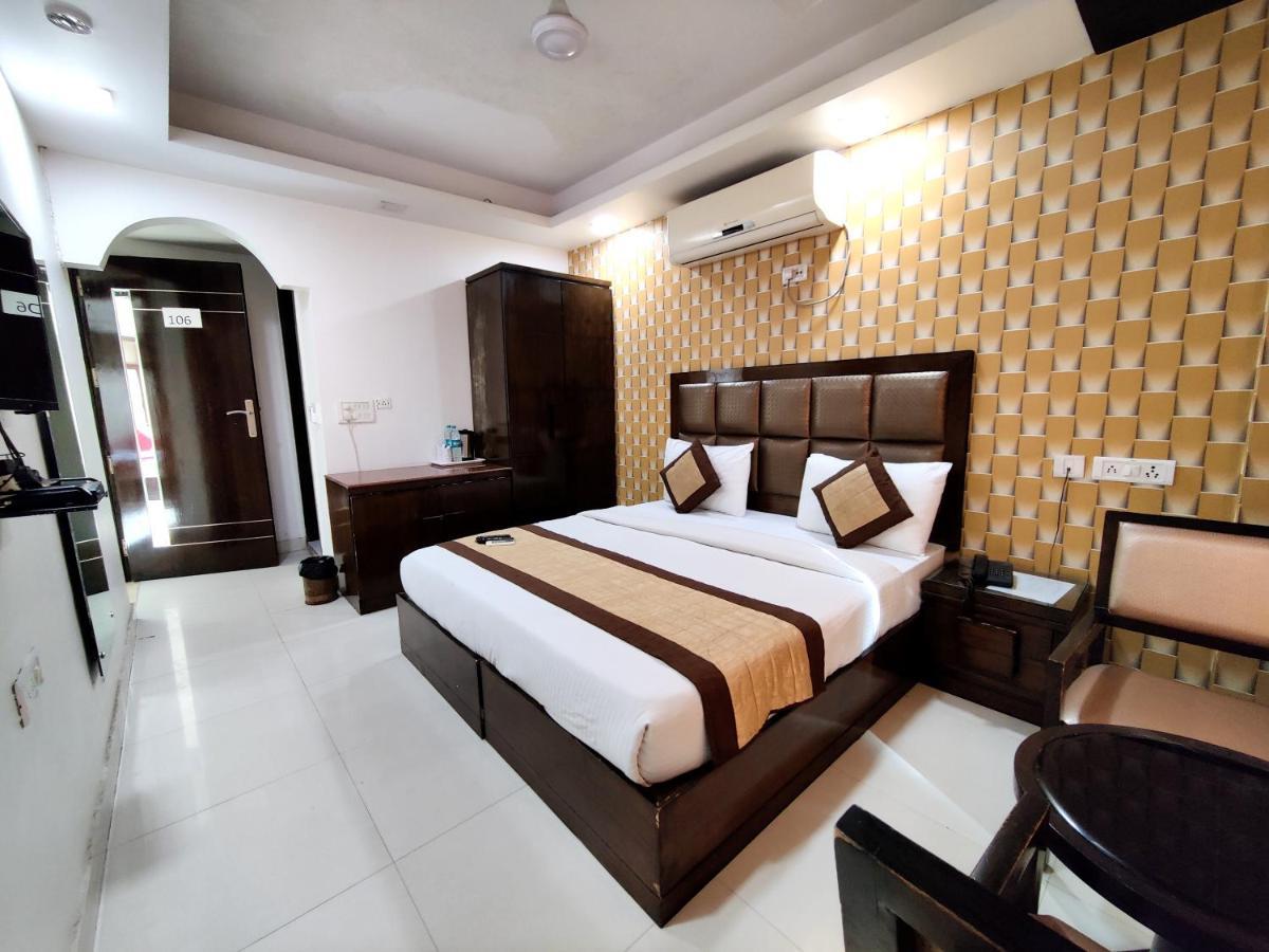 Hotel Delhi Pride, Karol Bagh Buitenkant foto