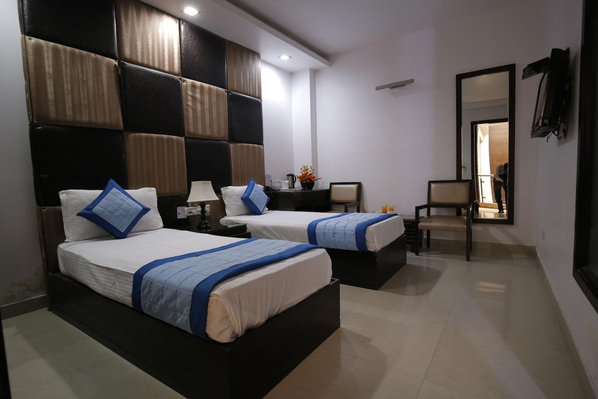Hotel Delhi Pride, Karol Bagh Buitenkant foto