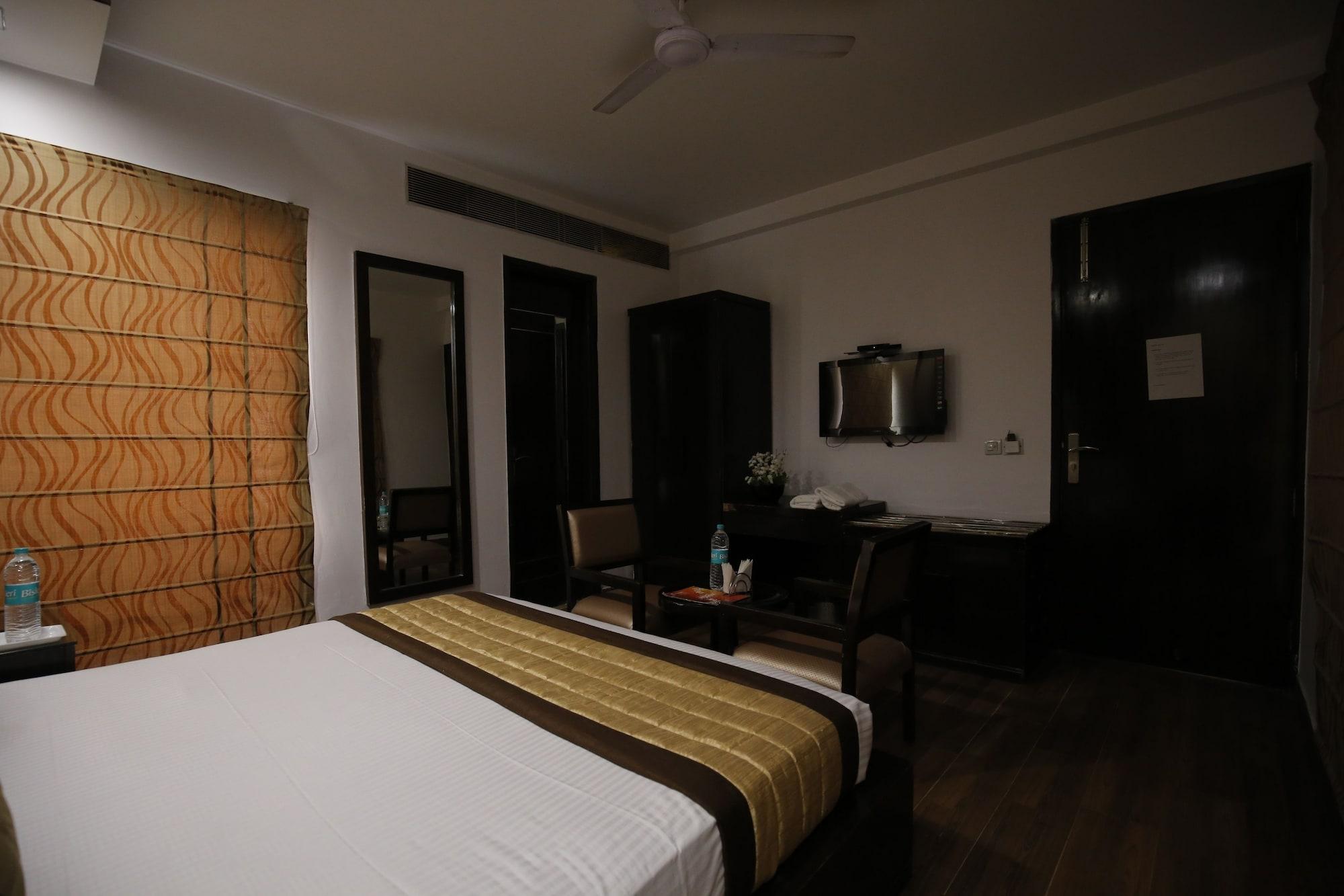 Hotel Delhi Pride, Karol Bagh Buitenkant foto